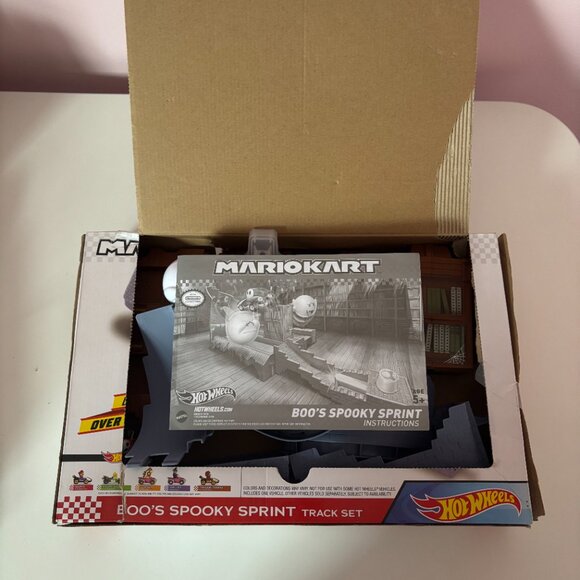 Hot Wheels Mario Kart Boos Spooky Sprint Shy Guy - Picture 6 of 6